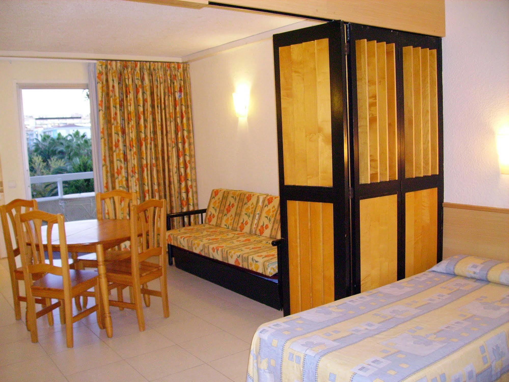 Apartamentos Alboran-Arysal 萨洛 外观 照片